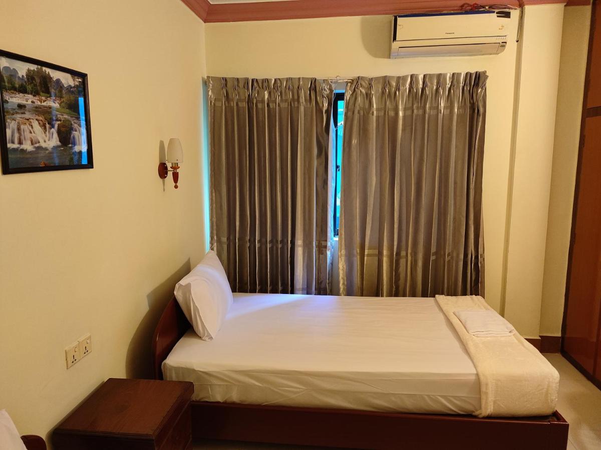 Galaxy Rs Hotel Phnom Penh Dış mekan fotoğraf